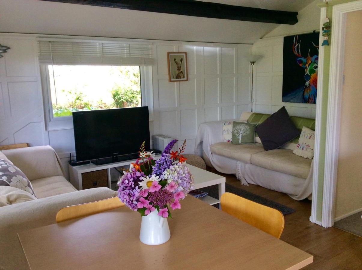 Beech Hut - A Streamside Family Escape Near Salcombe And Beaches South Milton Exterior foto